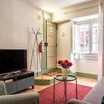 Cozy In Heart Of With Ac By Lisbeyond Lejlighed Lisboa