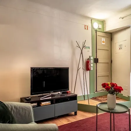 Cozy In Heart Of With Ac By Lisbeyond Lejlighed Lisboa